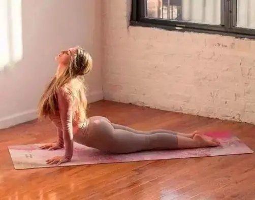 瑜伽轮式的练习方法,瑜伽轮式站不起来了