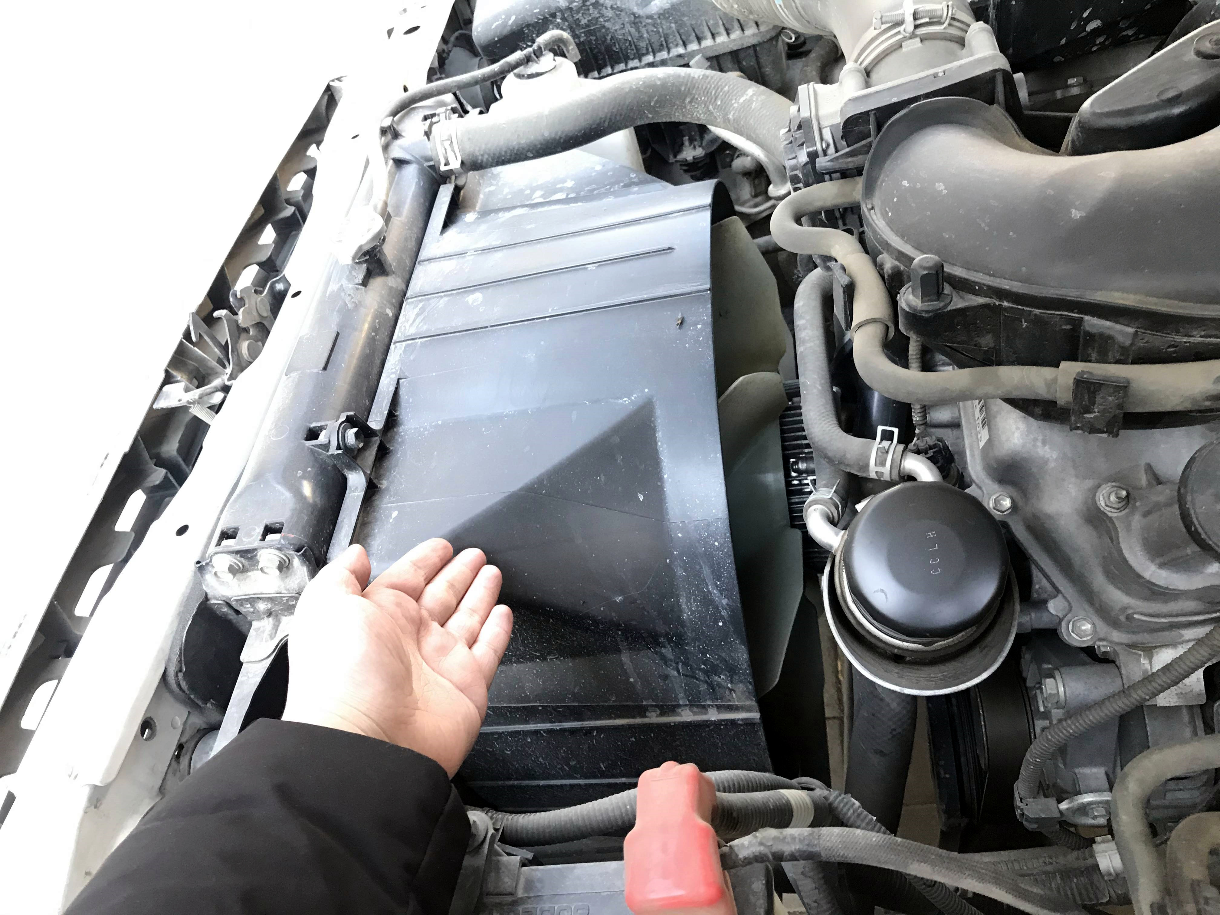 全新陆巡5.7试驾,陆巡v6版测评