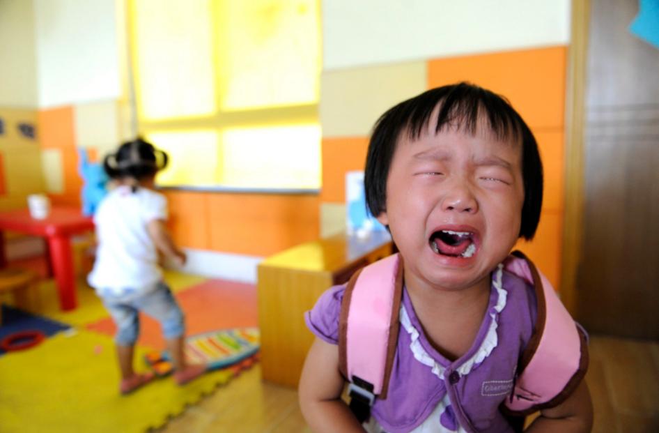 孩子害怕幼儿园老师,孩子上幼儿园害怕老师该怎么办