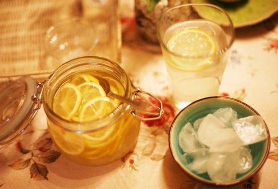 爱美的女士脸上有斑,爱美的女孩怎么祛斑