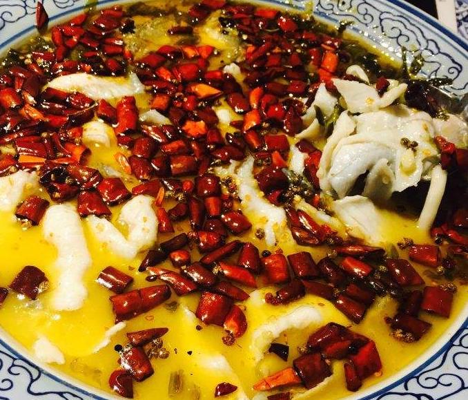 酸菜鲈鱼家常做法教程,酸菜鲈鱼最好吃的做法