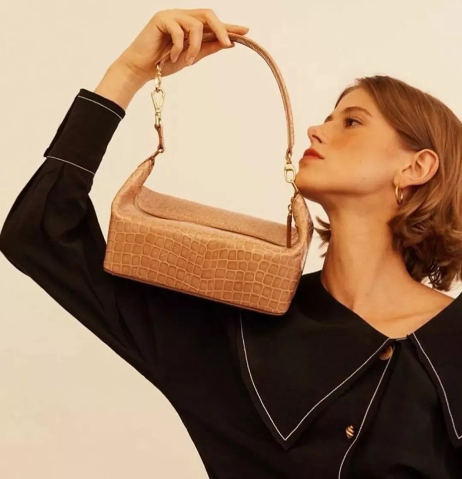 各种各样的名牌包包,千奇百怪的包包