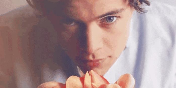 化妆品精油的功效和使用方法,精油可以当护肤品用吗