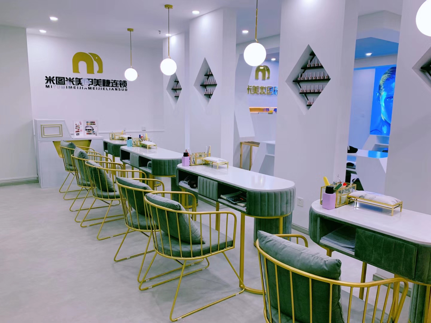 麦克老爹，获国际业界标杆米图米美妆妆容形象百万级系统规划