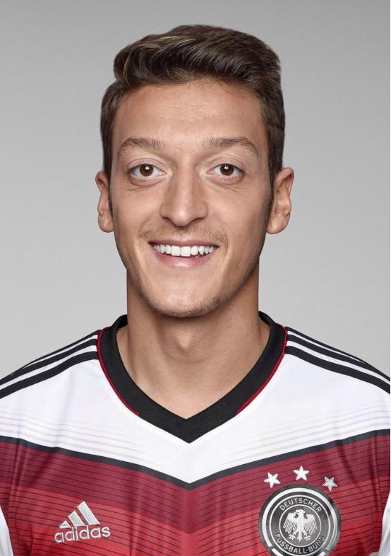 这才是足球赛场的精彩瞬间,足球场上的风采