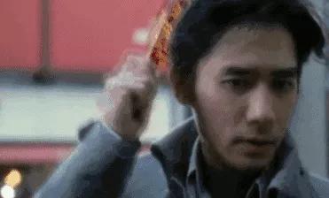 如果你没有头发你一定很秃,不管你的头顶有多秃