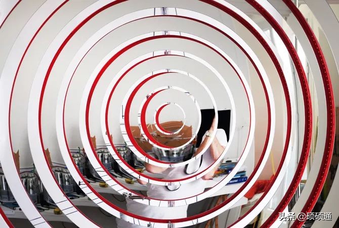 有创意的装置艺术作品图片,有创意的装置艺术作品