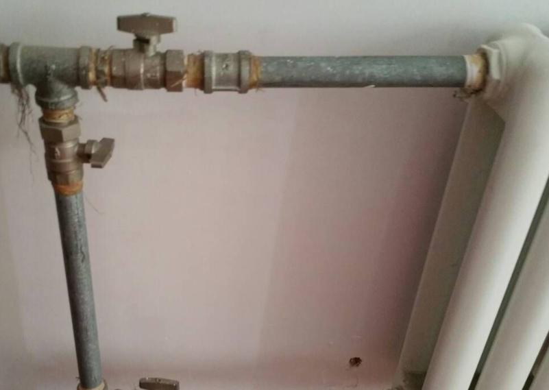 家里暖气不热可以找供暖方解决吗,家里暖气不暖和可以问物业吗