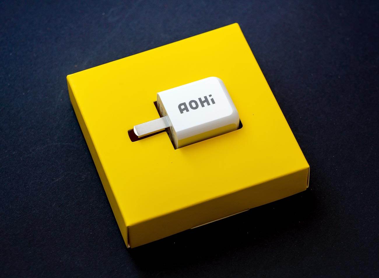 aohi20w氮化镓充电器,aohi30w幻彩快充头测评