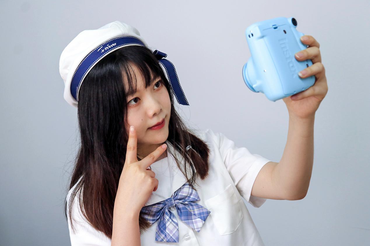富士instaxmini11自拍模式,富士instaxmini11对焦
