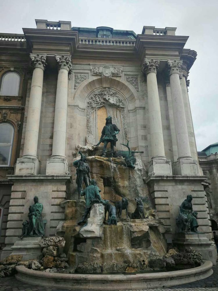 匈牙利的首都,当年陈强曾到此,两个儿子取名“布达”“佩斯”