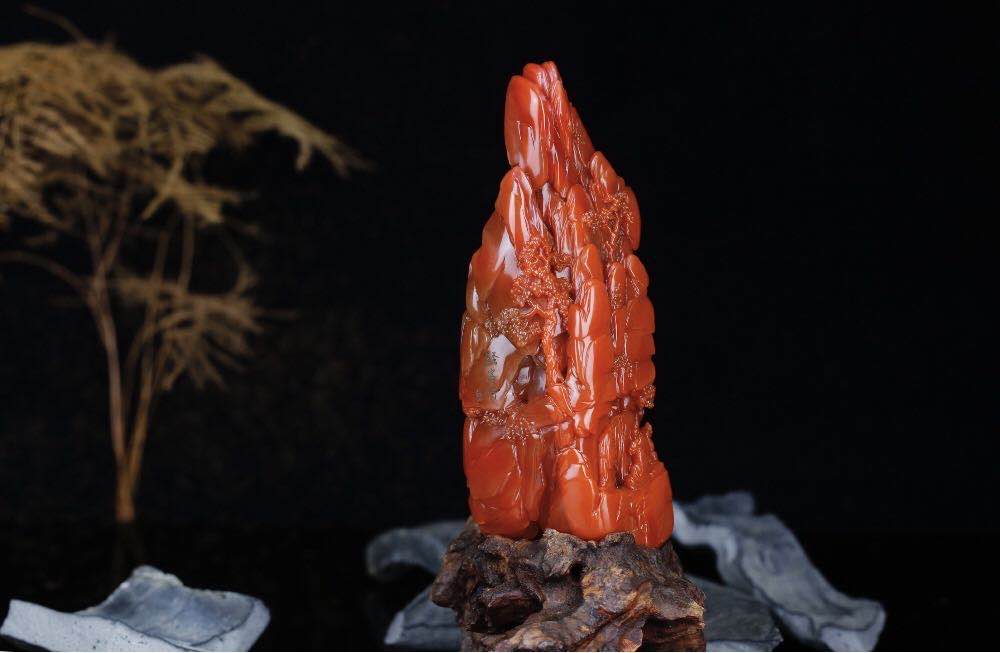 “国玉典藏”名家大作齐汇微拍堂开启南红翡翠春拍专场