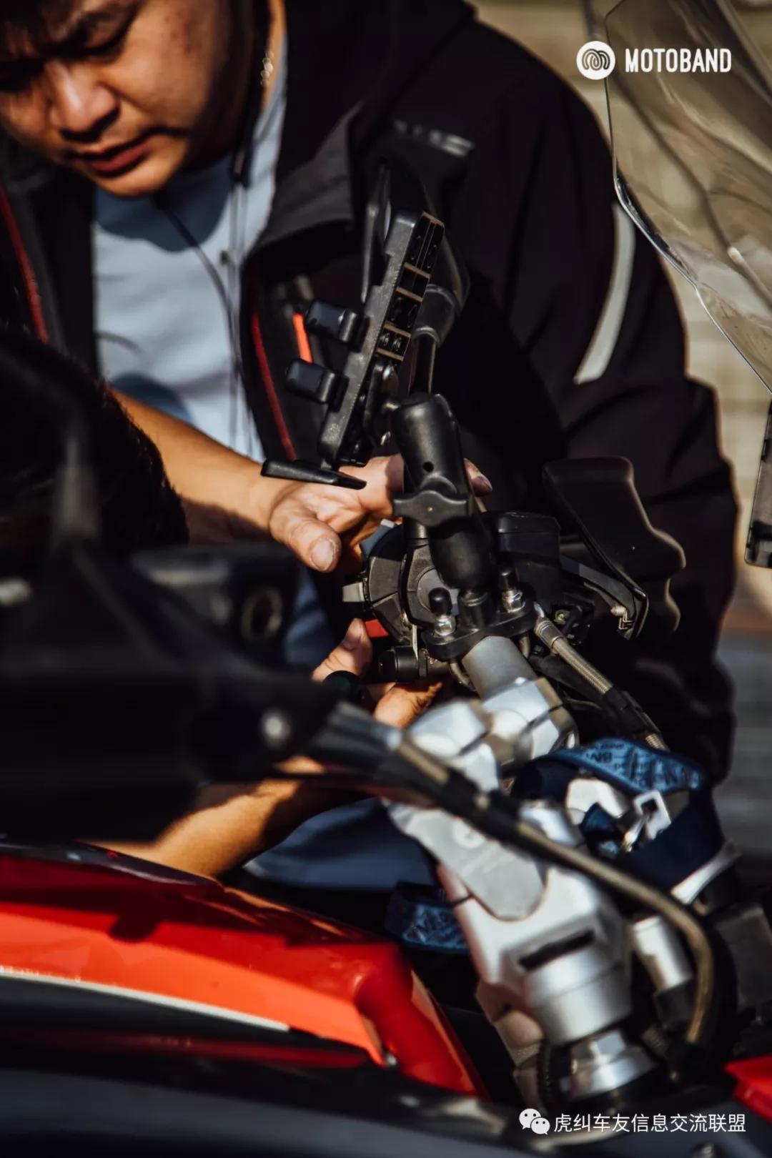 贝纳利幼狮500辐条轮爆胎,贝纳利幼狮500公路版改牌照架