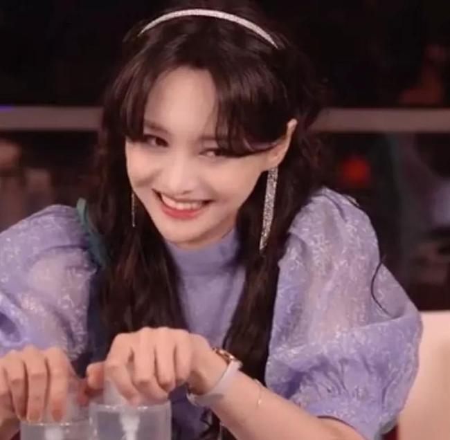 郑爽回应代孕门甩锅成受害者,从业公关10年,我教郑爽怎么回应