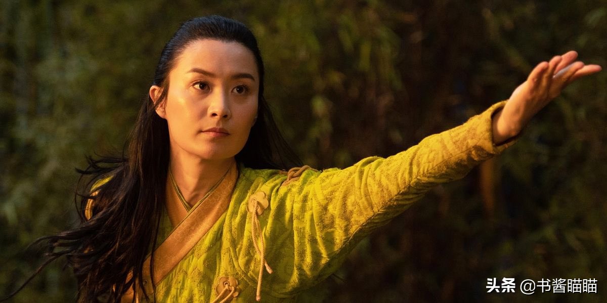 终究，还是陈法拉扛起了《尚气》的颜值大旗！同时暗示该角色地位