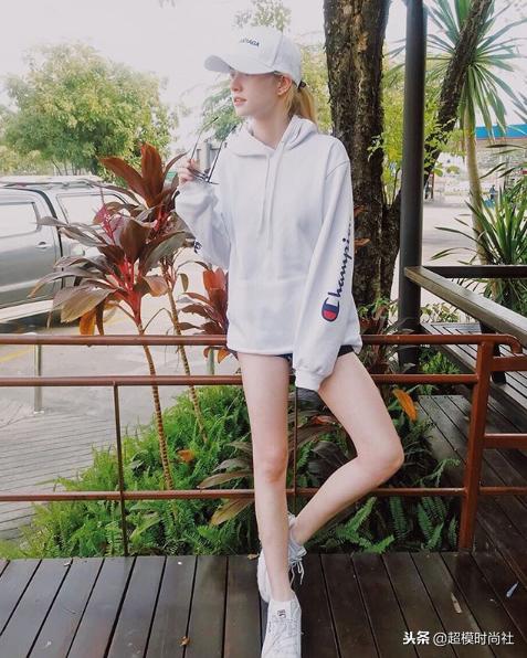 泰国高级感女性泳装拍照,泰国惊艳高级感泳装