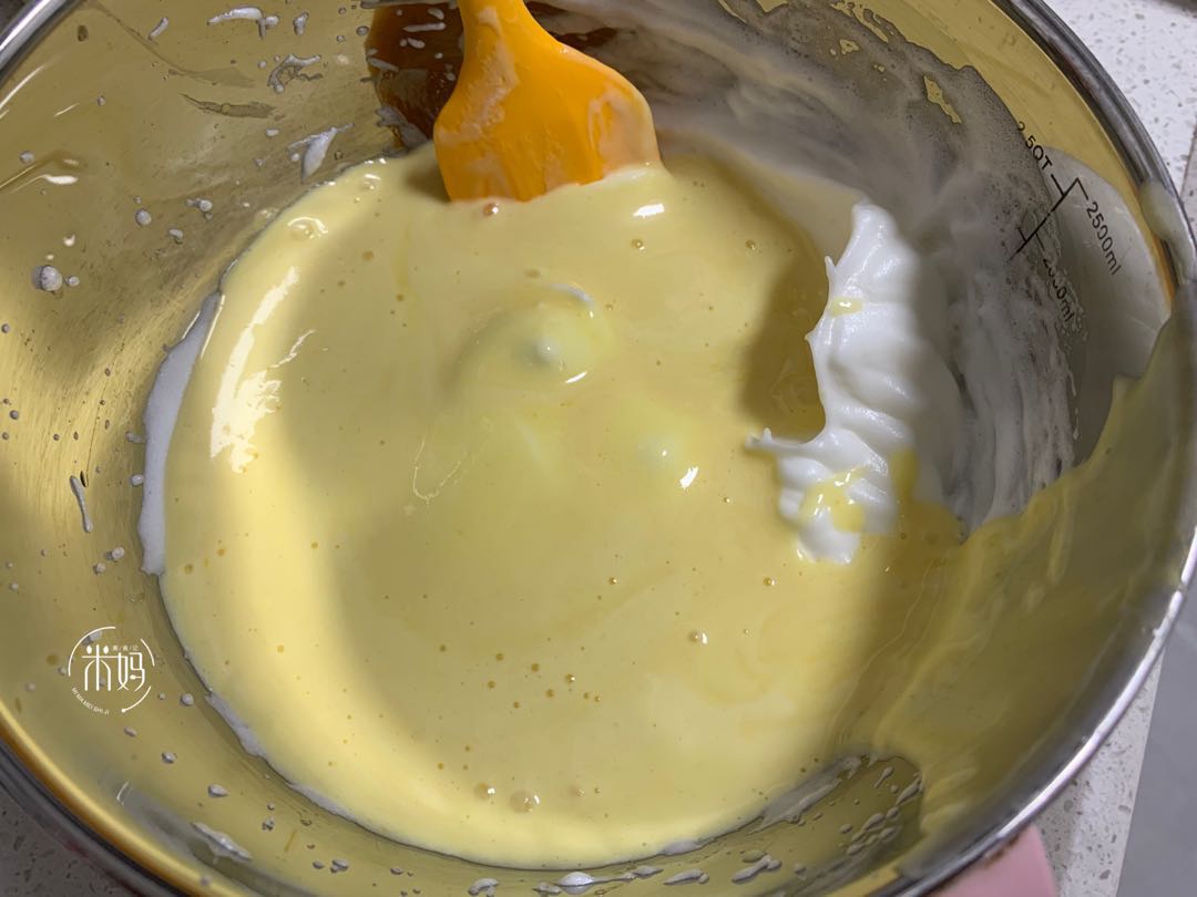 教你一招自制纸杯蛋糕,自制纸杯蛋糕做法烤箱家庭版