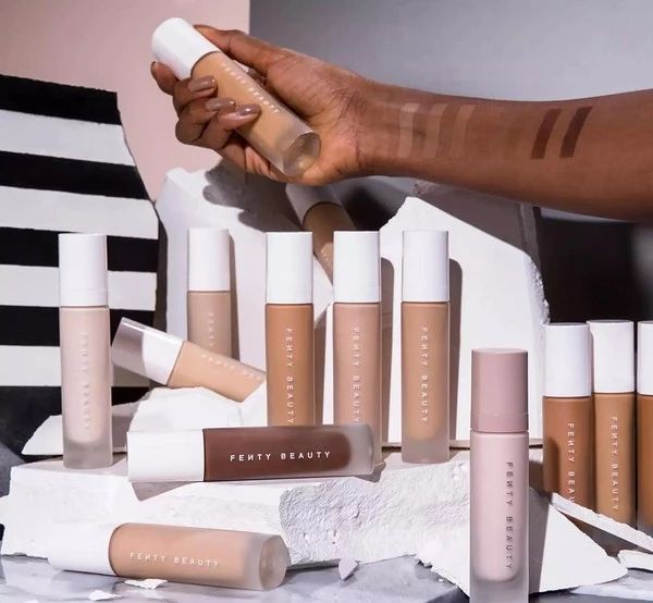 全球最富歌手rihanna,rihanna美国女星