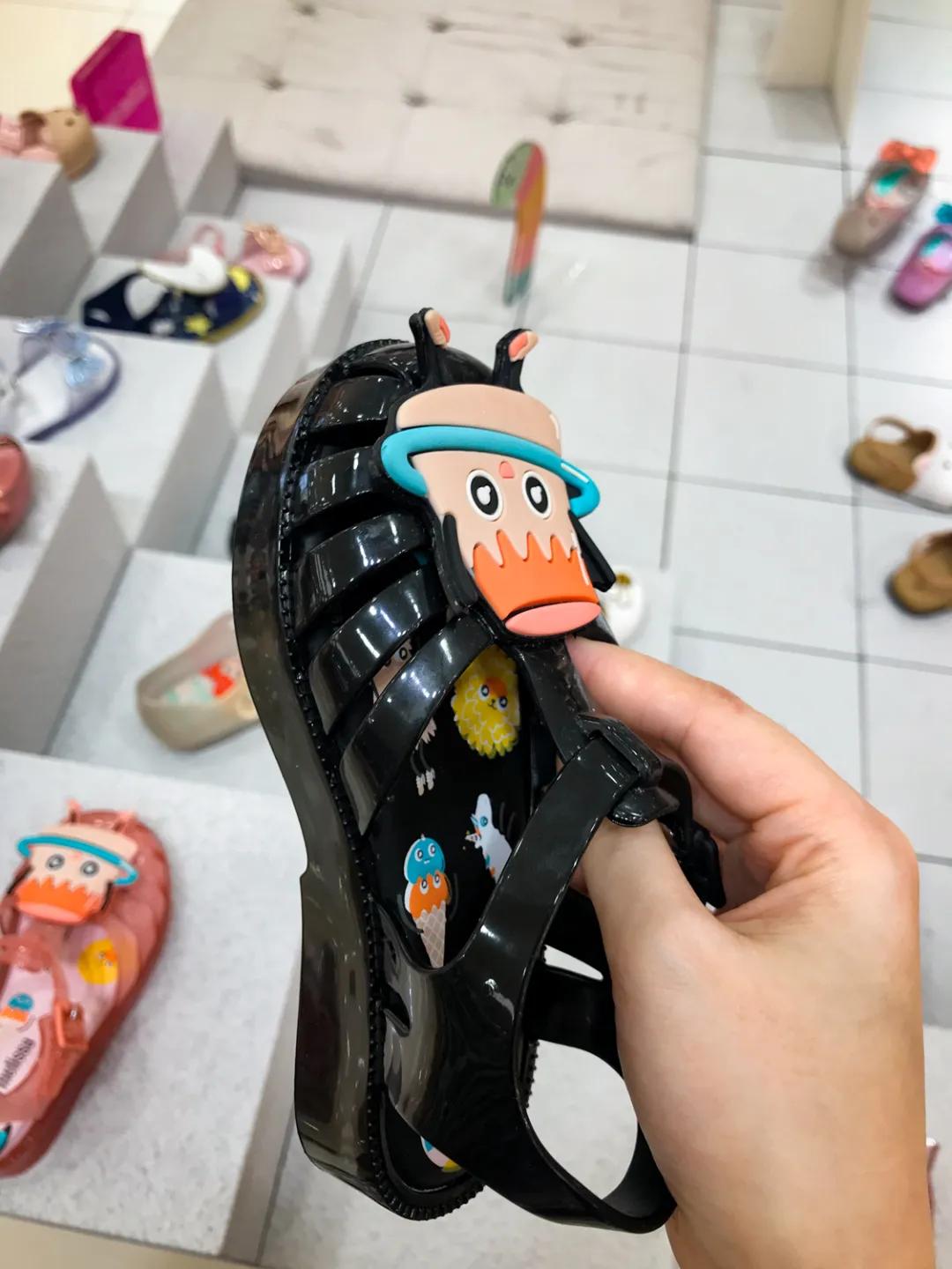 儿童穿哪种凉鞋比较好测评,关爱宝宝从脚开始