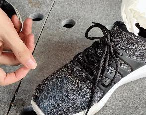 小米有品跑入国际“第一鞋”！可抵挡台风暴雨冲刷，性能完胜耐克