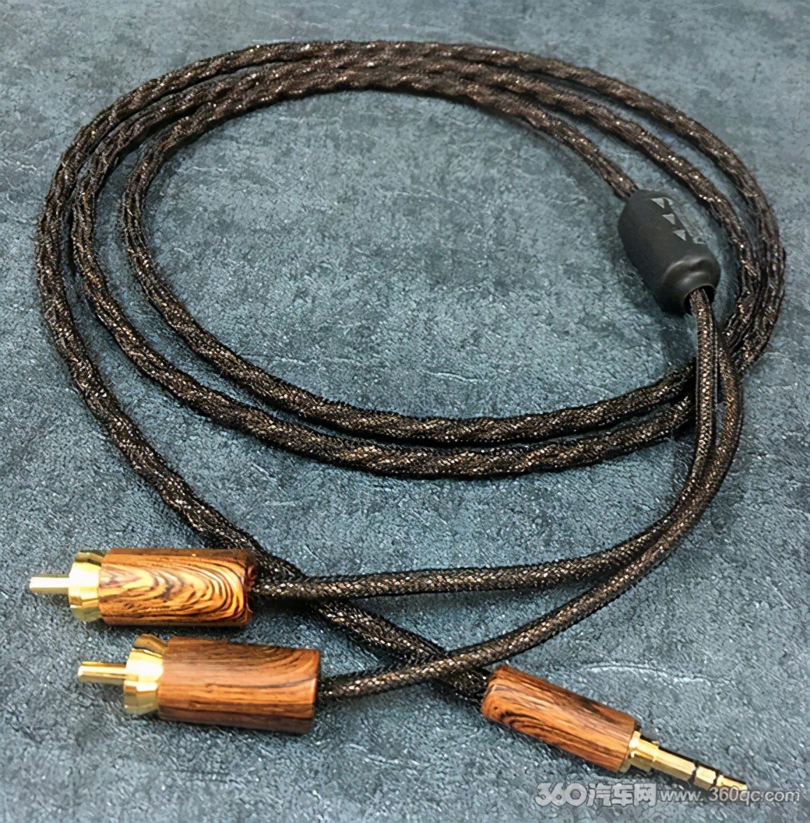 车载靓声时代更需无损传输正力车福AUX线敢当最佳辅助