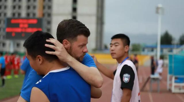 两张红牌+点球9打11西安大兴崇德顽强拼搏迎来职业首胜