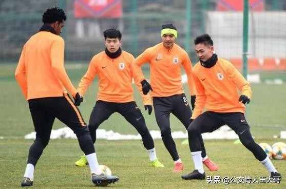 鲁能备战恒大,鲁能佩莱热身