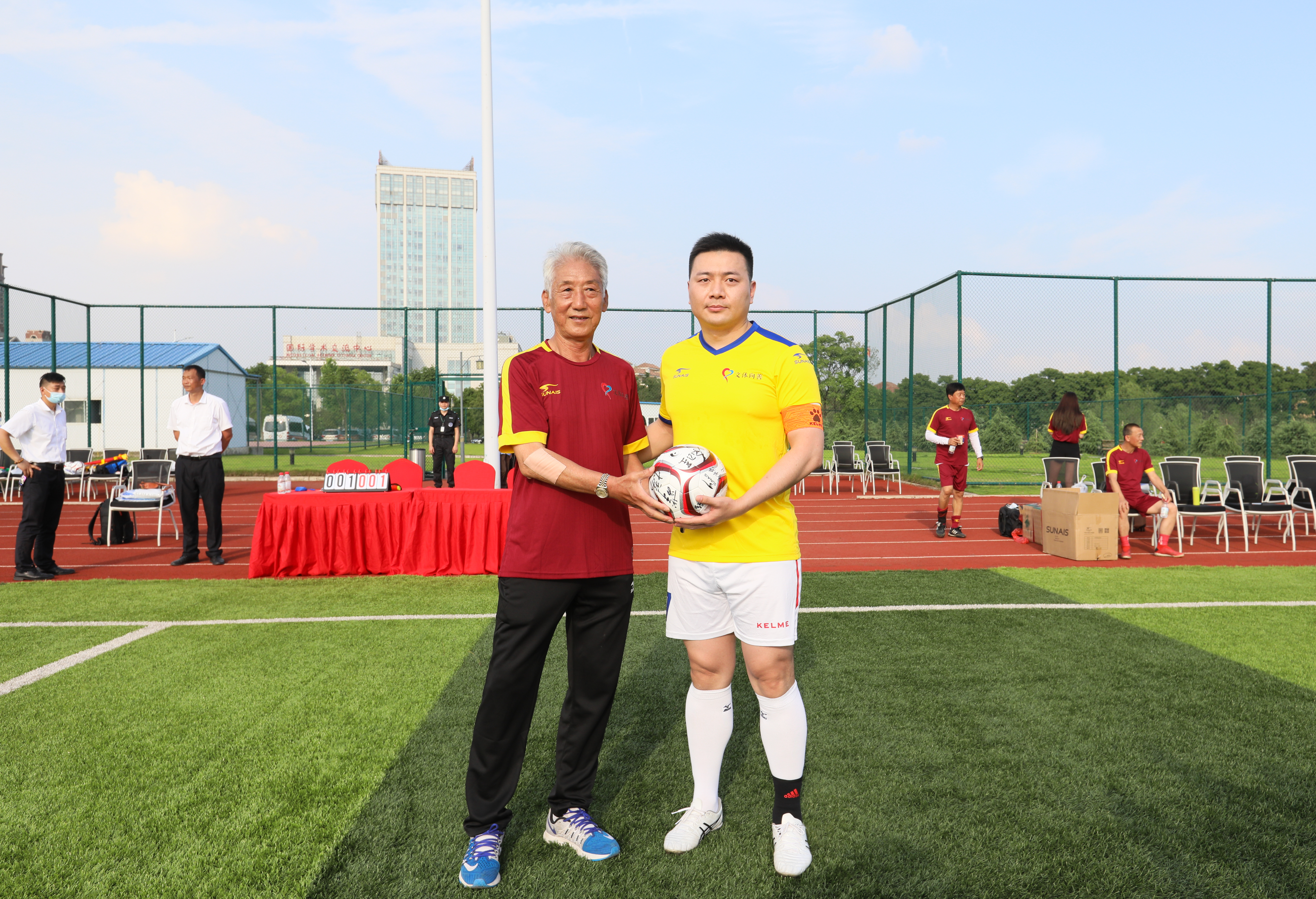 致敬武汉本土抗疫情白衣天使,湖北欢送抗击新冠疫情的医护人员