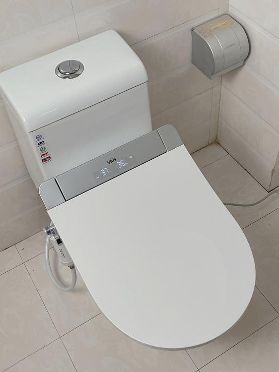 卫玺智清洁智能马桶盖：六档水温精准掌控，多重清洗人性设计
