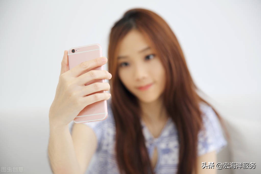 如何对着镜子自拍男生,如何对着镜子自拍视频