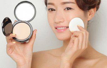 蜜粉散粉和粉饼哪个适合干性肌肤,蜜粉散粉粉饼的区别和使用