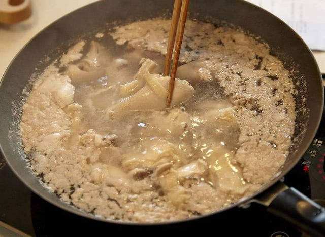 大厨炖鸡肉的做法大全,炒制出来的鸡肉外酥里嫩