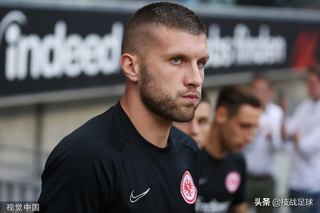 「技战足球」浮沉人生造就的钢铁硬汉,雷比奇或是米兰最后拼图