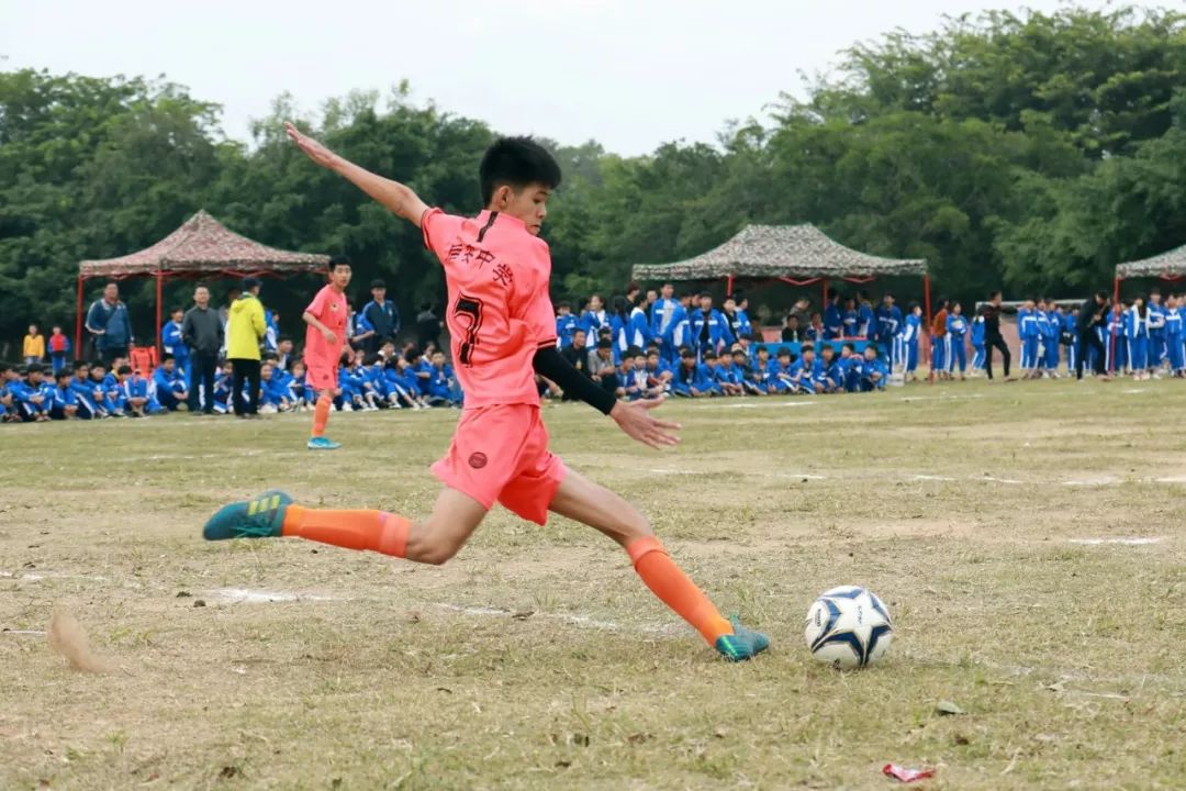 万宁小学足球队去保亭比赛,万宁中学生足球联赛2021