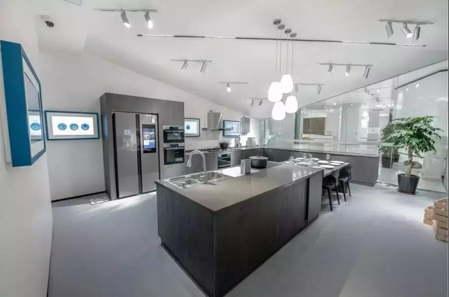 俄罗斯世界杯白岩松怎么说国足的,白岩松调侃国足合集