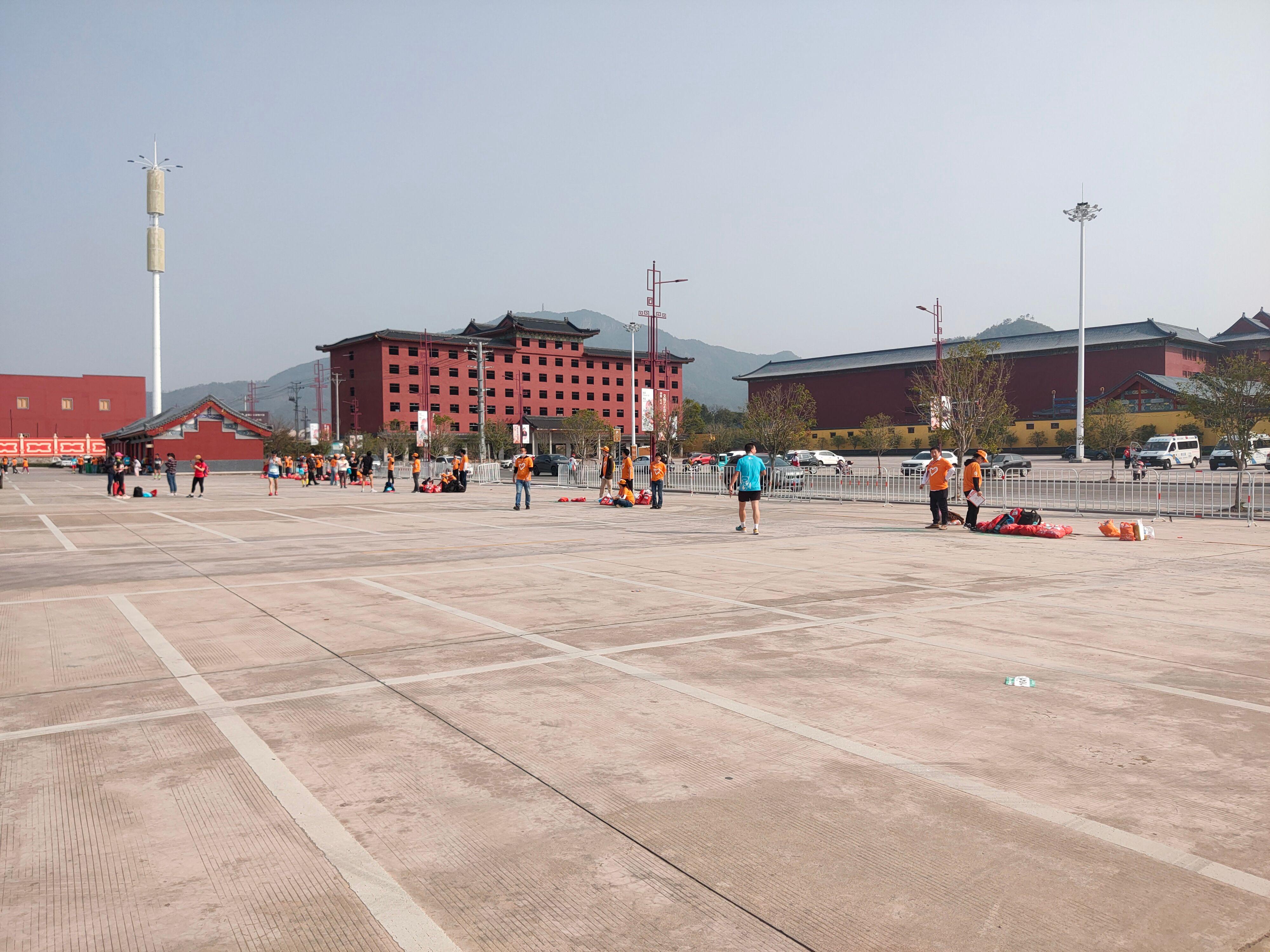 首个全马2022年超燃视频,横店马拉松2023全马颁奖直播