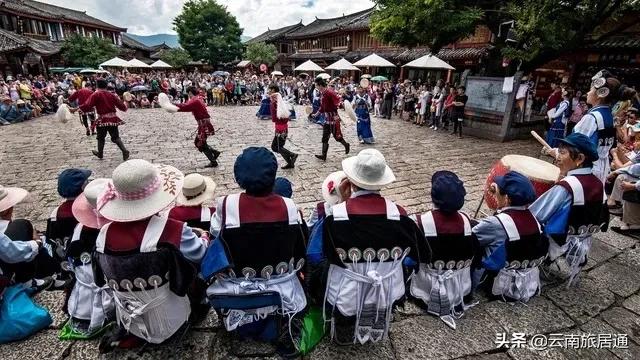 最好的风景在路上云南,有一种山叫云南的山