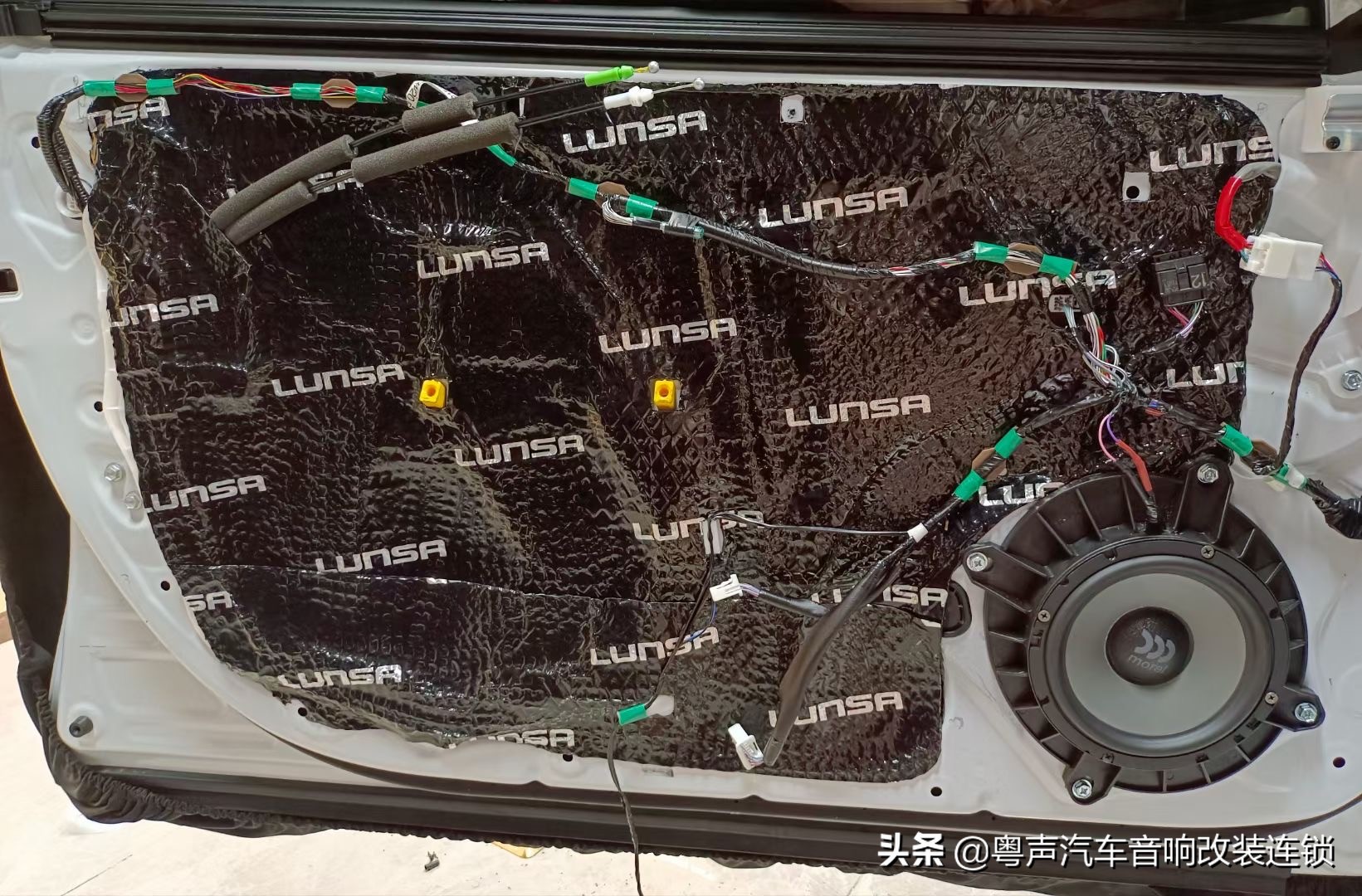 经典凯美瑞简单改装,生活需要美妙的音乐