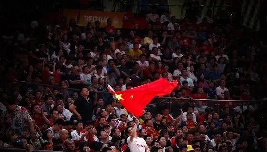 中国篮球独臂少年圆梦,独臂篮球少年圆梦