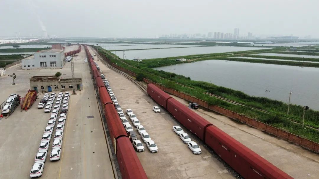 轨道上的京津冀跑出加速度,京津冀交通一体化跑出加速度