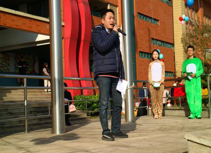 太有爱了！绘本角色亮相午山幼儿园亲子运动会，各大角色齐上阵