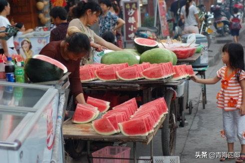 西瓜被偷却倒赔小偷300元后续,农民西瓜被偷倒赔偷瓜者300元