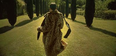 伊莲娜走秀穿搭,超模伊莲娜惊艳美图