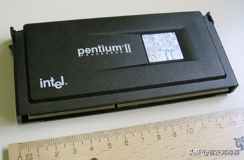 回忆杀还记得你的第一台电脑吗？什么配置？多少钱买的？