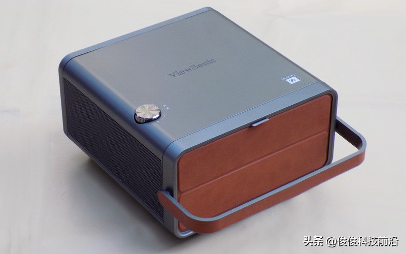 4k巨幕客厅时代专业级家庭影院,4k超清巨幕影院是大屏幕吗