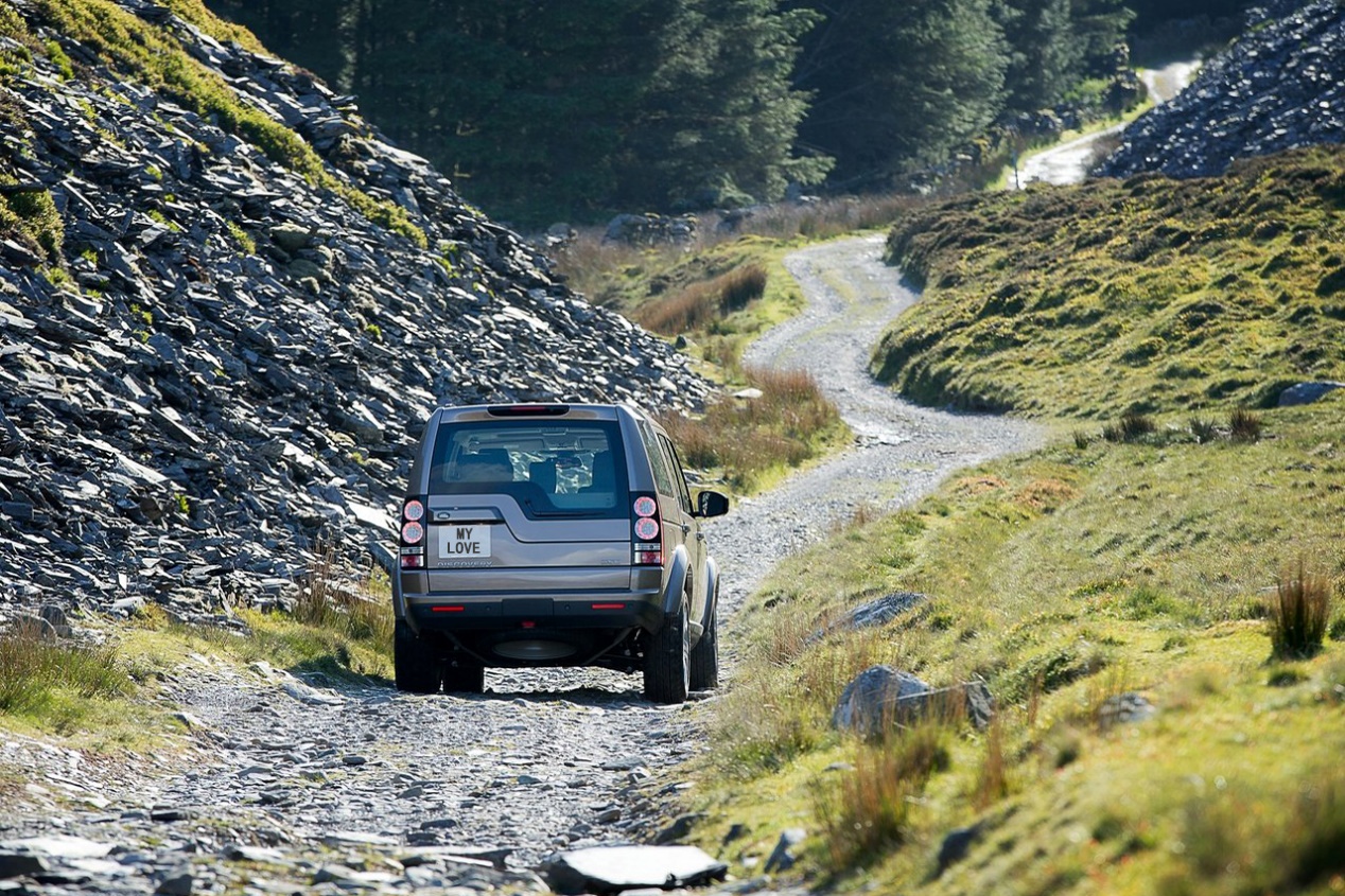 路虎发现5跌破30万,路虎发现5卖不动的原因