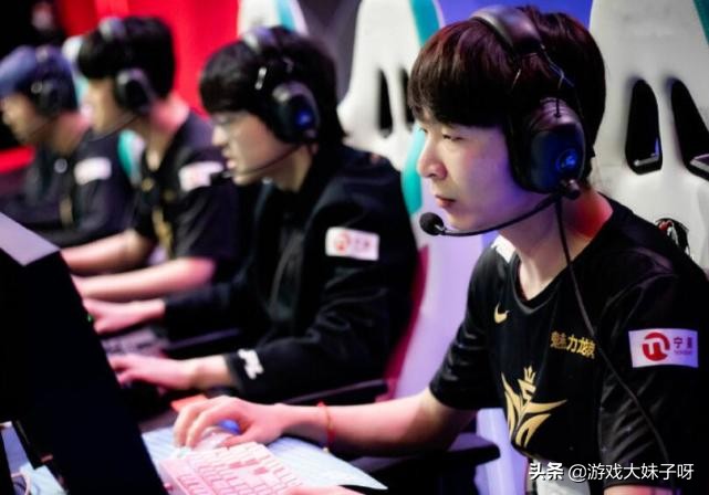 深圳v5主场地址在哪里,深圳v5篮球馆梅林店