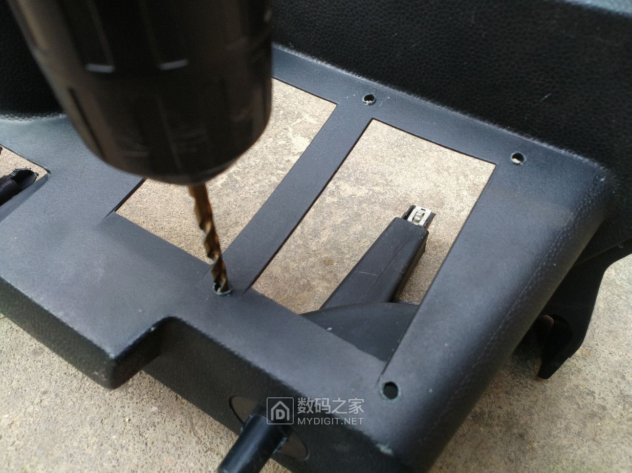 福特嘉年华点烟器插口改u盘,福特嘉年华车上的usb怎么更换