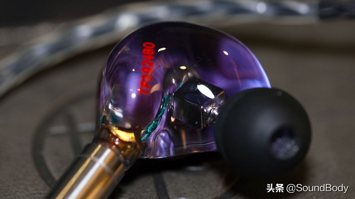 「耳机测评」“小女毒”，听宝欧若拉（AURORA）单动铁耳塞