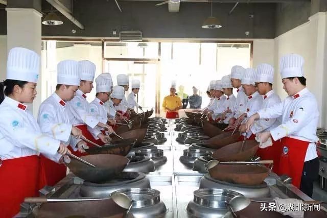 潜江龙虾节特色美食展,2023潜江龙虾节现场效果